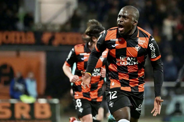 Fin d’aventure à Lorient pour Bamba Dieng, la Bundesliga en ligne de mire Fin d’aventure à Lorient pour Bamba Dieng, la Bundesliga en ligne de mire