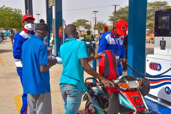 Pénurie de carburant au Sénégal ? PETROSEN dément et menace de poursuites Pénurie de carburant au Sénégal ? PETROSEN dément et menace de poursuites