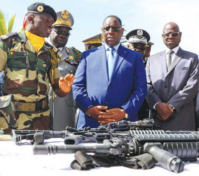 Marché d’armement de 45 milliards FCFA : deux inculpations et un mandat d’arrêt international requis