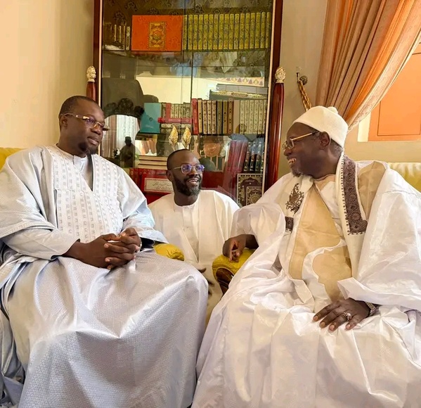 Tabaski 2026 : Ousmane Sonko accomplit la prière à Massalikoul Djinane de Dakar