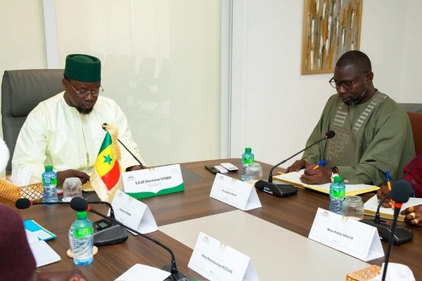 Assemblée nationale : Ousmane Sonko préside sa première réunion du Bureau et acte la réintégration de deux députés Assemblée nationale : Ousmane Sonko préside sa première réunion du Bureau et acte la réintégration de deux députés