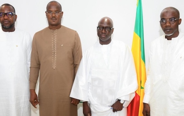 Ministère de l’Elevage : Me Ousmane Diagne prend service Ministère de l’Elevage : Me Ousmane Diagne prend service