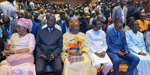 Diomaye président éclate en trois groupes : Mimi, le nœud du problème Diomaye président éclate en trois groupes : Mimi, le nœud du problème