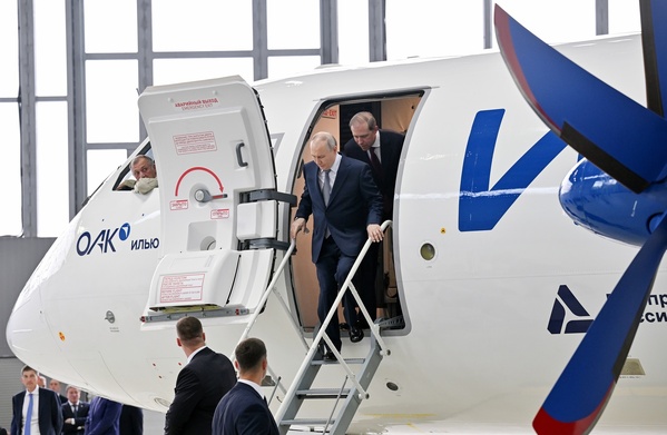 «Véritable révolution en six ans» : Vladimir Poutine a inspecté les nouveaux avions civils russes «Véritable révolution en six ans» : Vladimir Poutine a inspecté les nouveaux avions civils russes