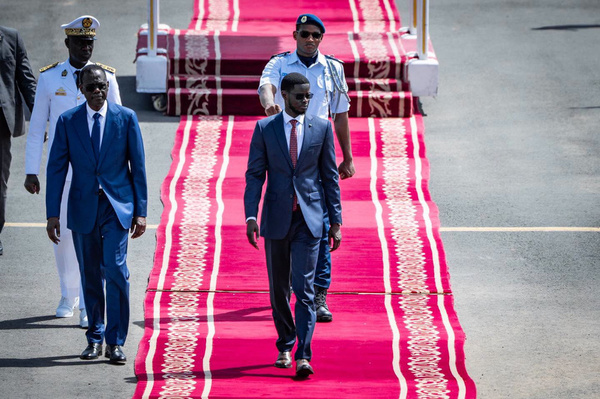 Intégration sous-régionale : le Président Bassirou Diomaye Faye à Freetown pour le grand conclave des dirigeants ouest-africains.