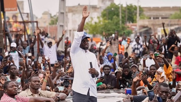 Kaolack et Nioro du Rip en démonstration de force : Ousmane Sonko accueilli par une foule impressionnante Kaolack et Nioro du Rip en démonstration de force : Ousmane Sonko accueilli par une foule impressionnante
