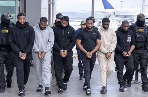Cyberfraude : l’identité des six Nigérians extradés d’Afrique du Sud vers les États-Unis Cyberfraude : l’identité des six Nigérians extradés d’Afrique du Sud vers les États-Unis