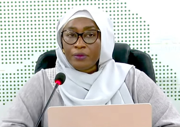 « Un étudiant, un ordinateur » : Fatou Seck, patronne d’Oumou Group revient sur les livraisons et les paiements du programme « Un étudiant, un ordinateur » : Fatou Seck, patronne d’Oumou Group revient sur les livraisons et les paiements du programme