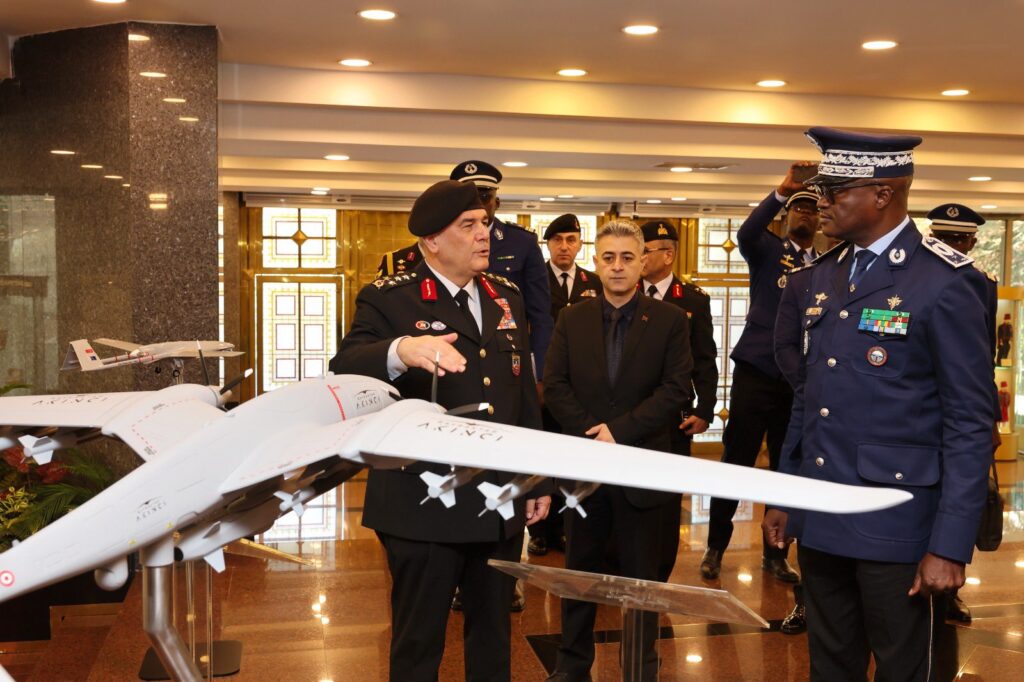 Le général Martin Faye en mission en Türkiye pour renforcer la coopération sécuritaire