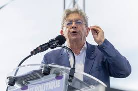 France: Jean-Luc Mélenchon officialise sa candidature à la présidentielle 2027
