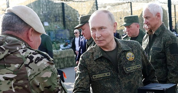 Russie: la guerre en Ukraine «touche à sa fin», selon Poutine