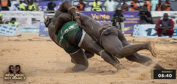 Lutte : Reug Reug renverse Boy Niang 2 et signe un retour tonitruant dans l’arène