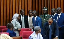 🔴 DIRECT • Assemblée - Ousmane Sonko face au ministre Cheikh Niang: Examen des projet de loi